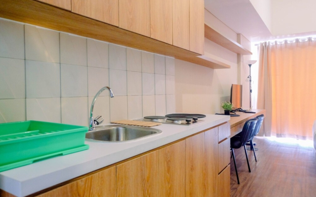 Warm Design Studio Apartment at Casa De Parco