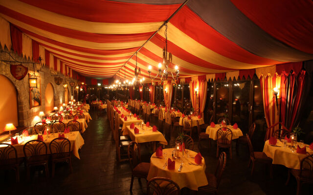 Europa-Park Freizeitpark & Erlebnis-Resort, Hotel Castillo Alcazar