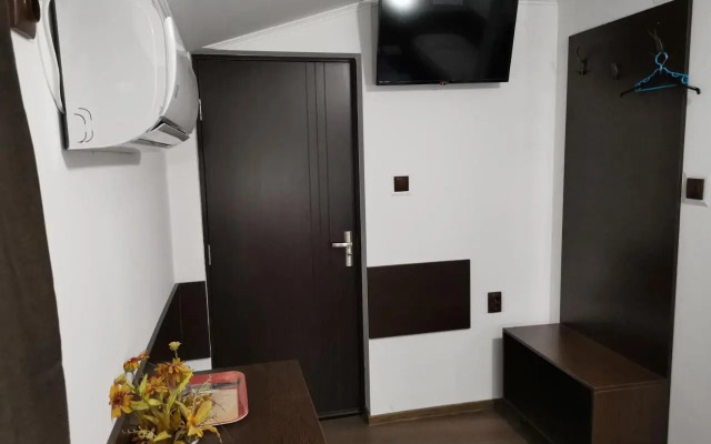 Joe Hostel