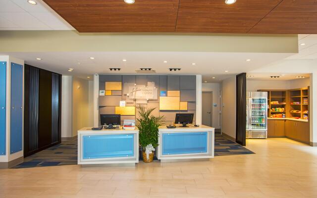 Holiday Inn Express & Suites Pittsburgh North Shore, an IHG Hotel