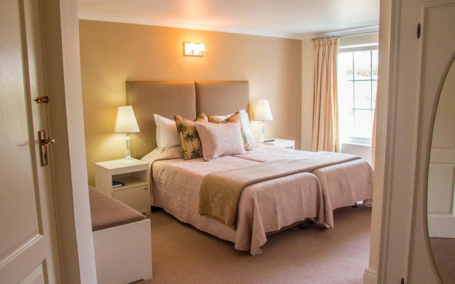Milkwood Manor on Sea Hotel