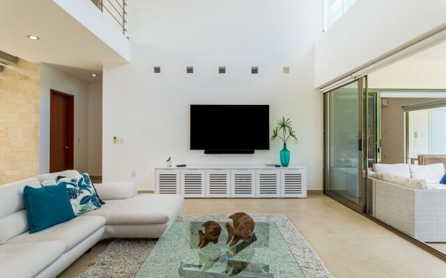 Casa Ave, Luxury & Resort Living