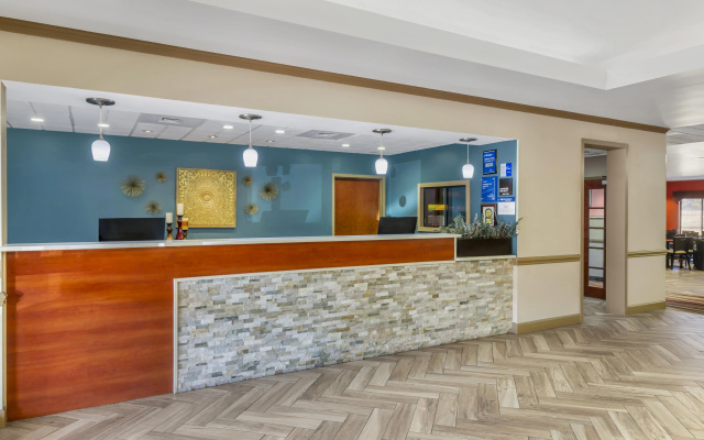 Best Western Plus Suites-Greenville