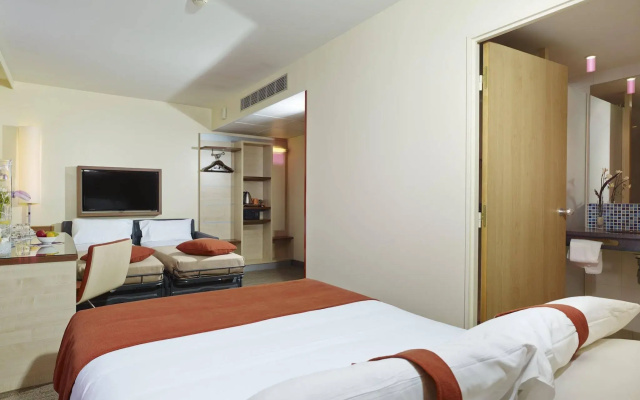 Holiday Inn Express Toulouse Airport by IHG