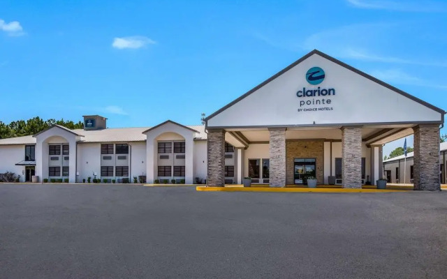 Clarion Pointe Marshall