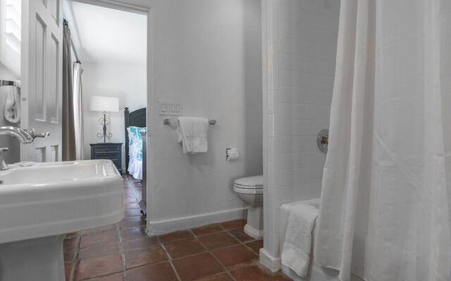 The Lucy House Five Bedroom House