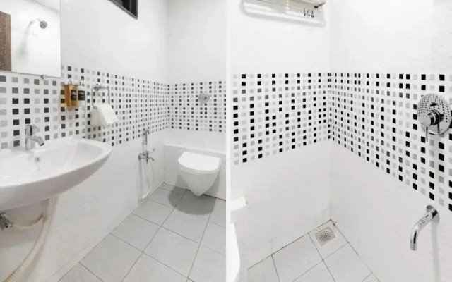 Hotel Greenwood by OYO Rooms