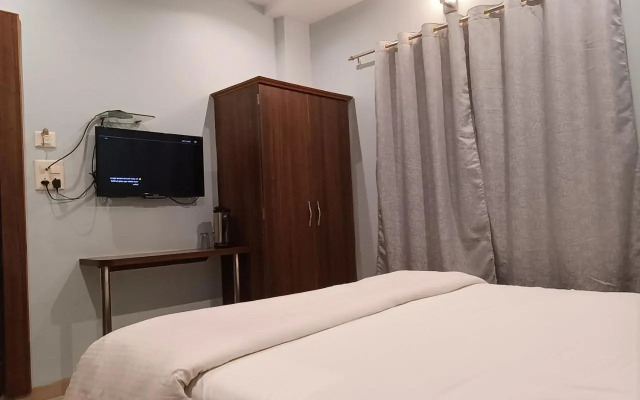 Hotel Paradise Residency