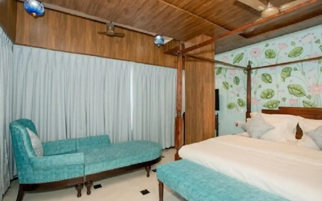 Jheel Hotel and Restaurent