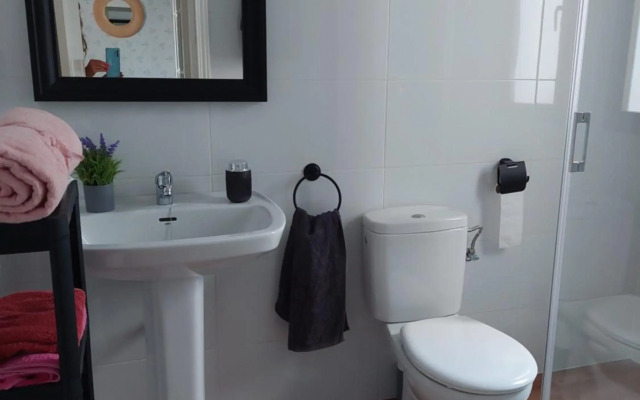 New apartment urb frontline with garage+AC+netflix