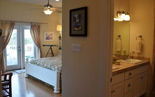 Banyan Beach House - Three Bedroom House