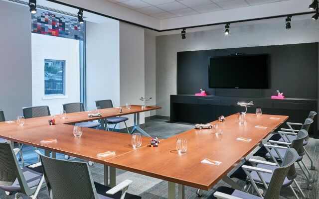 Aloft Austin Downtown