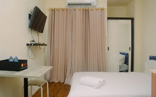 Cozy and Stylish Studio Green Pramuka Apartment near Mall