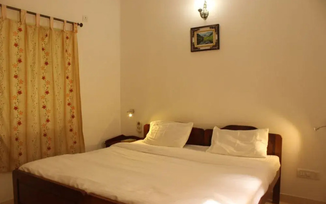 OYO 9277 Studios Near Candolim Beach