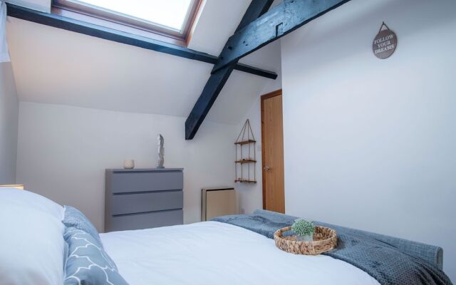 Cosy At The Mews - 2 Bedroom Apartment - Tenby