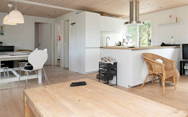 Garden View Holiday Home in Storvorde near Sea