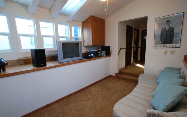 Alvarado Place 68105 by RedAwning