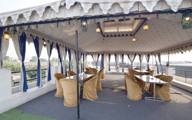 Royal Castillo By OYO Rooms