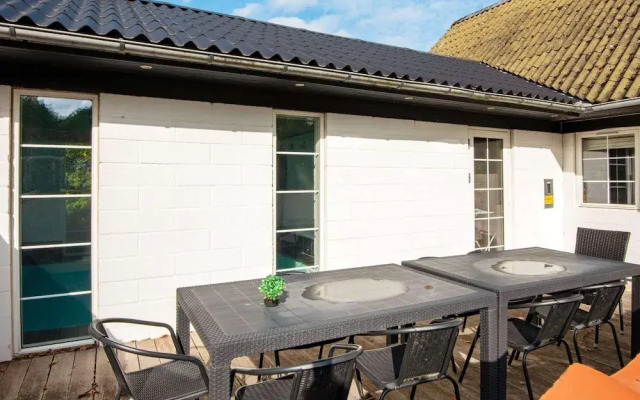10 Person Holiday Home in Allingabro-by Traum