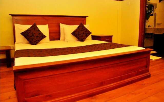 Yoho Yenisey Lake View Bungalow