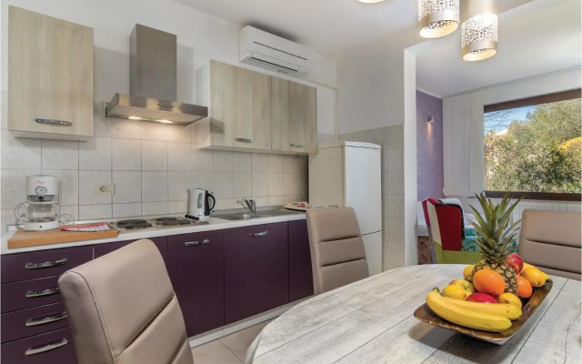 2 Bedroom Lovely Apartment in Rovinj