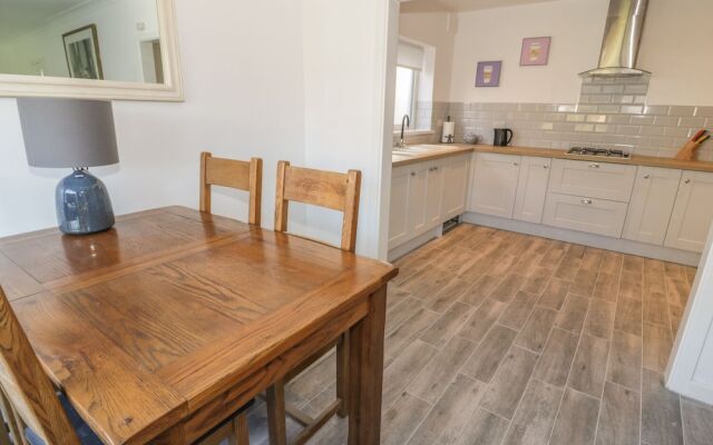 11 Seabreeze, Llandudno