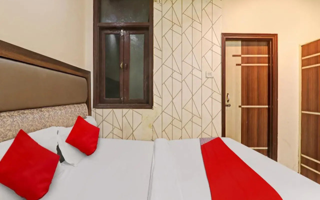 Oyo Flagship 806856 Hotel Ashirvad