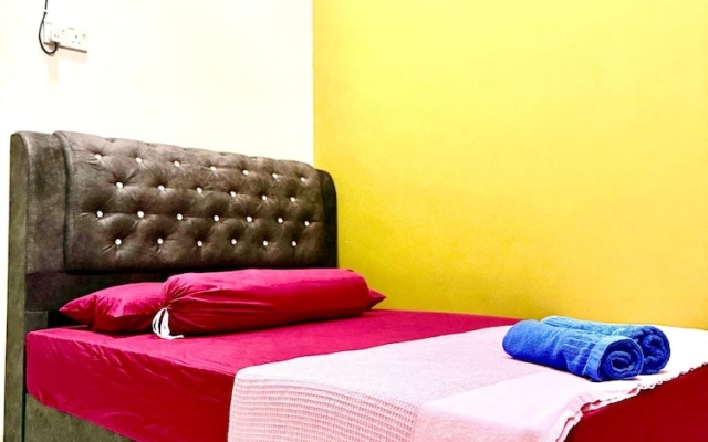 Homestay Selesa KBK Guesthouse – Guest Rooms – Kuala Terengganu