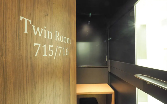 LEO YU CAPSULE HOTEL Funabashi