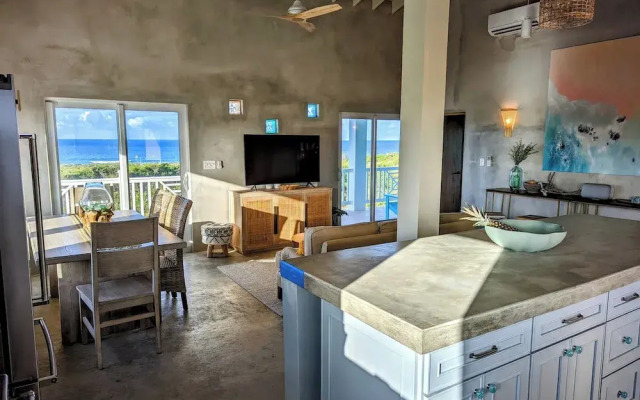 Paradise Cove: Oceanfront Haven With Infinity Pool
