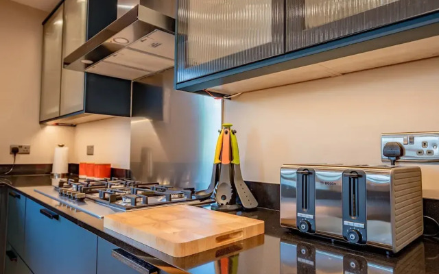 Host Stay Hilltop House