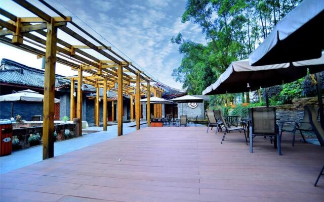 Phoenix Lake Impression Emei Hotel