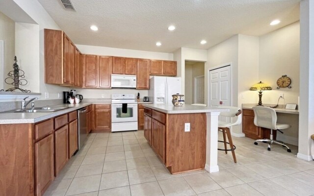 Villa Marcello 4 Bedroom Home by RedAwning