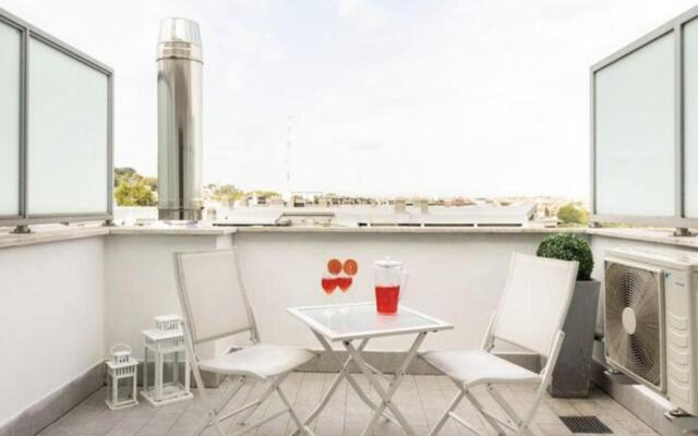 Top floor Tiber View - Trastevere - John Cabot University - Vatican