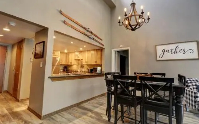 Large, Welcoming Condo With Incredible Views - WL406 by Redawning