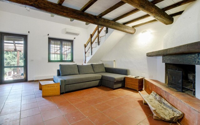 Beautiful Home in Ansedonia With Wifi and 4 Bedrooms