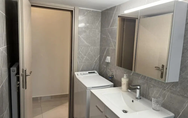 Adelais in Piraeus With 1 Bedrooms and 1 Bathrooms