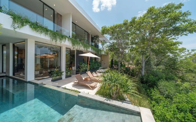 The Luminous Villa Uluwatu