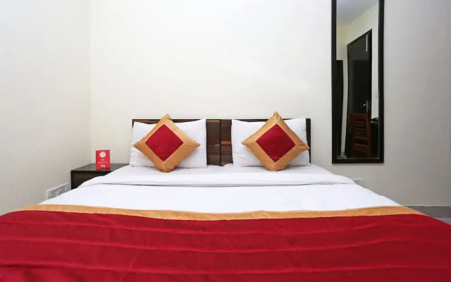 Oyo 4930 Home Stay Em Residency