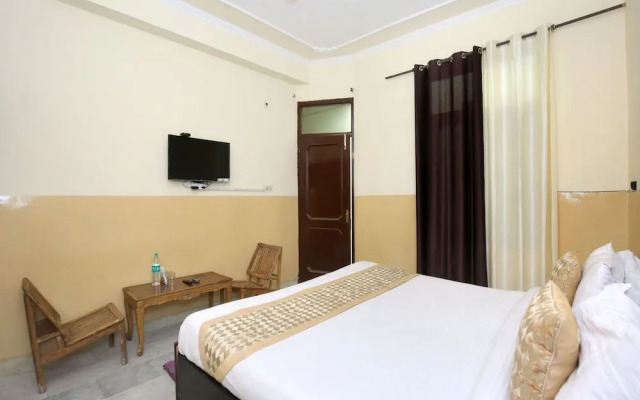 OYO 13140 Mayur palace