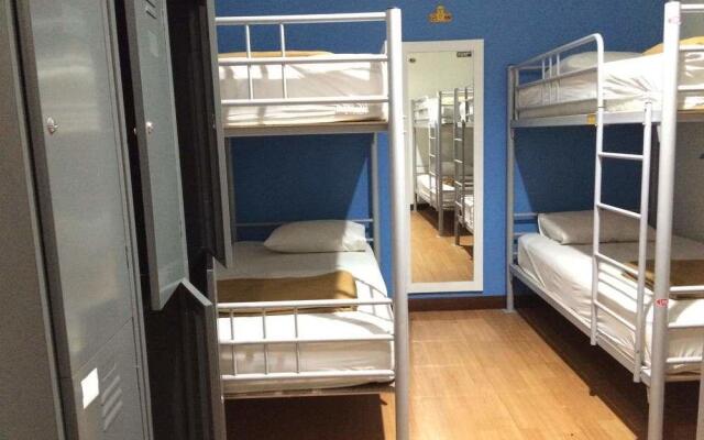 CX Hostel Legian Kelod