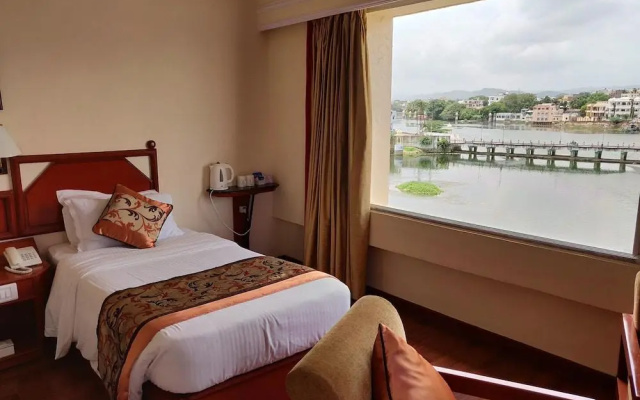 Raj Darshan Hotel