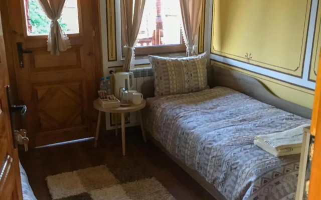 Стаи за гости Бащино огнище