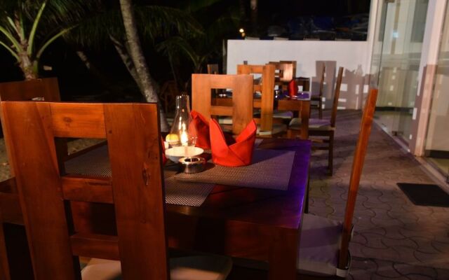 Lochana Beach Hotel