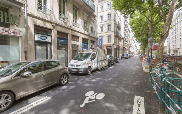 Nice 2 Room Apartment - Lyon