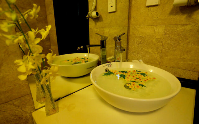 Gold Hotel Da Nang by Haviland