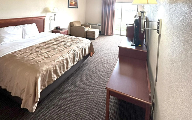 Quality Inn & Suites Salina