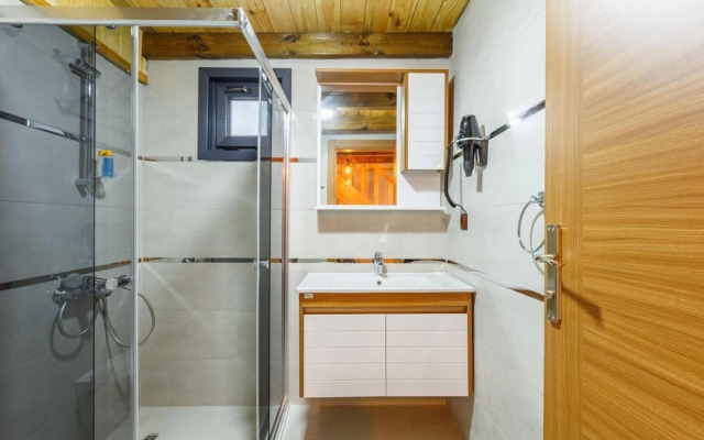 Mesmerizing Tiny House On Riverside in Agva