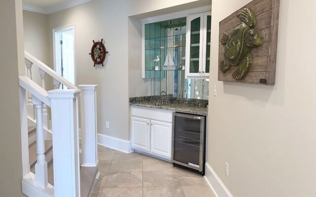 Boerboel's Beach Bungalow