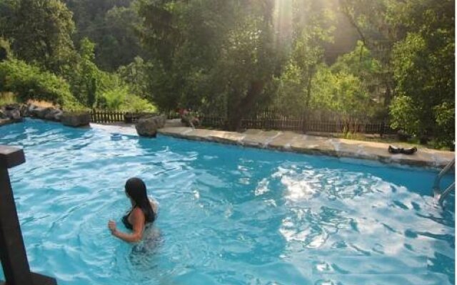 Parlapanova Guest House - Pool Access